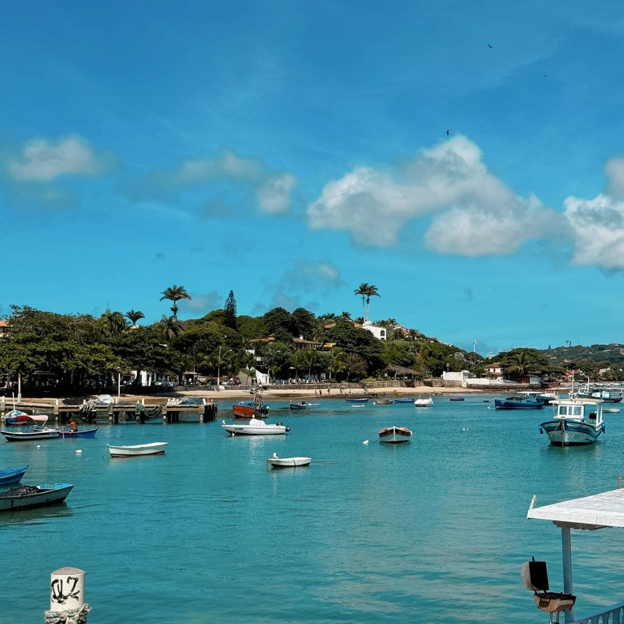 Vista das praias de Búzios do passeio de escuna